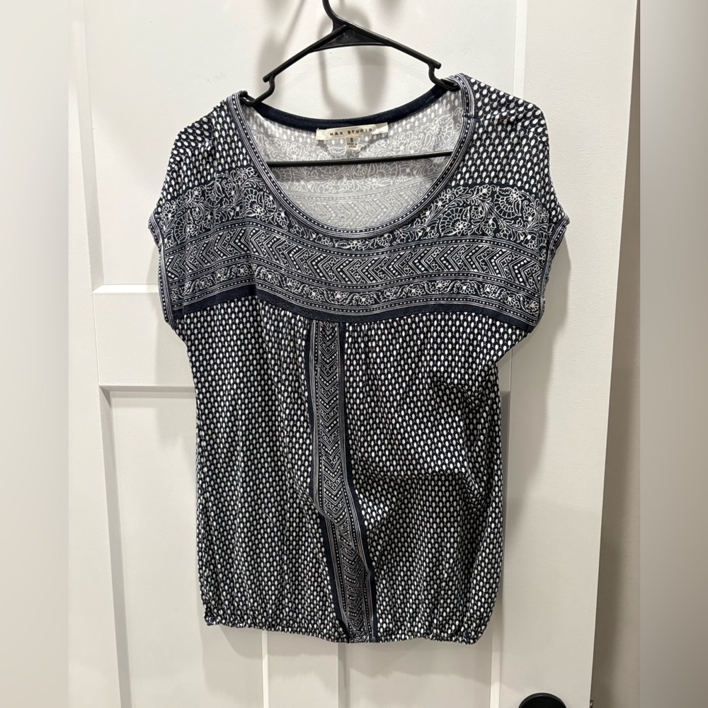 Max Studio Black and White Geometric Blouse